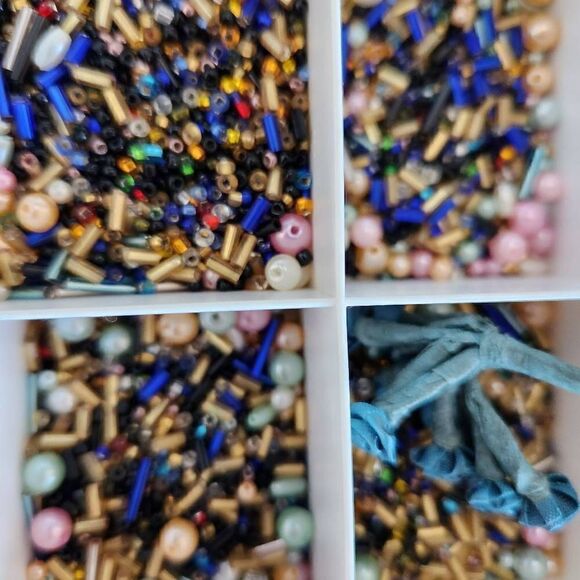 Beads miniature with case assorted variety ball beads cylinder gold pink blue - Picture 4 of 4